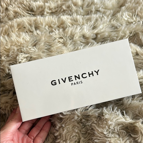 Givenchy Sunglasses - Picture 8 of 9